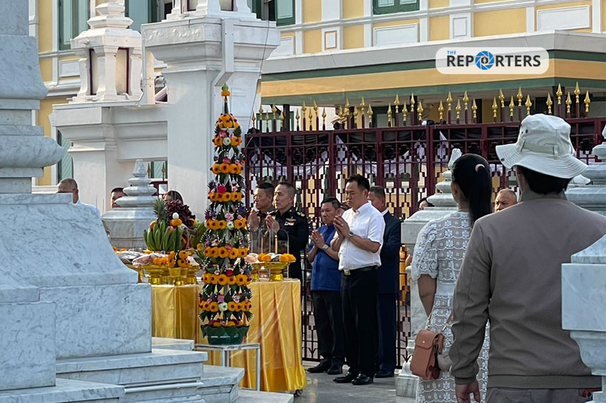 นายกฯ สักการะศาลหลักเมือง เอาฤกษ์เอาชัยก่อนแถลงนโยบายรัฐสภา