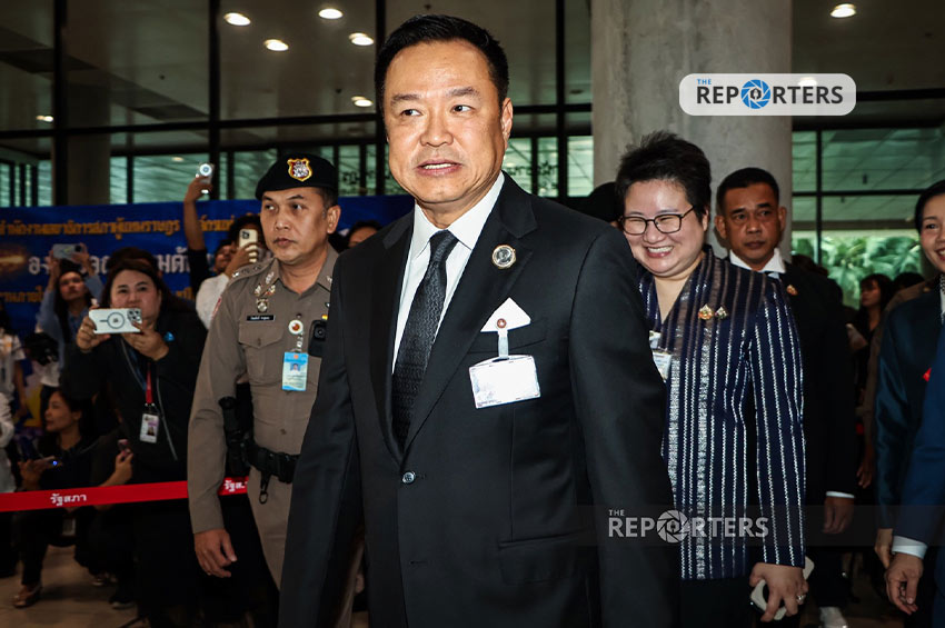 นายกฯ เข้าสภาฯ เตรียมแถลงนโยบายต่อรัฐสภา ยังปิดปากเงียบไม่ให้สัมภาษณ์สื่อ