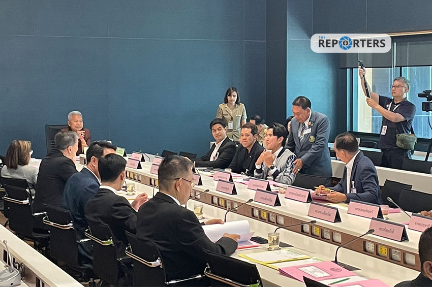 ยังไม่ลงตัว ประธานสภาฯ สั่งปิดห้องคุยแบ่งเก้าอี้ กมธ. พรรคประชาชน – ประชาธิปัตย์