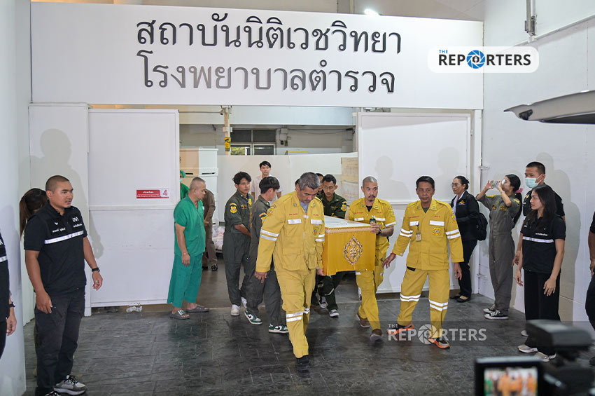 ญาติร่ำไห้ รับศพผู้เสียชีวิตเหตุรถไฟชนรถเมล์ หลัง ได้ผลพิสูจน์เอกลักษณ์บุคคล